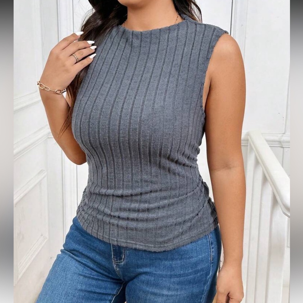 Gray Sleeveless Ribbed Top - Picture 7 of 9